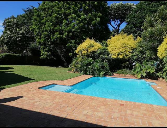 6 BEDROOM HOUSE FOR SALE IN MEER EN SEE